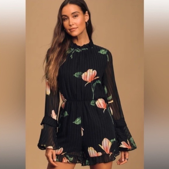 Lulu’s Women's Talking Sweet Romper Black Pink Floral Print Long Sleeve Sz XS - Picture 2 of 7